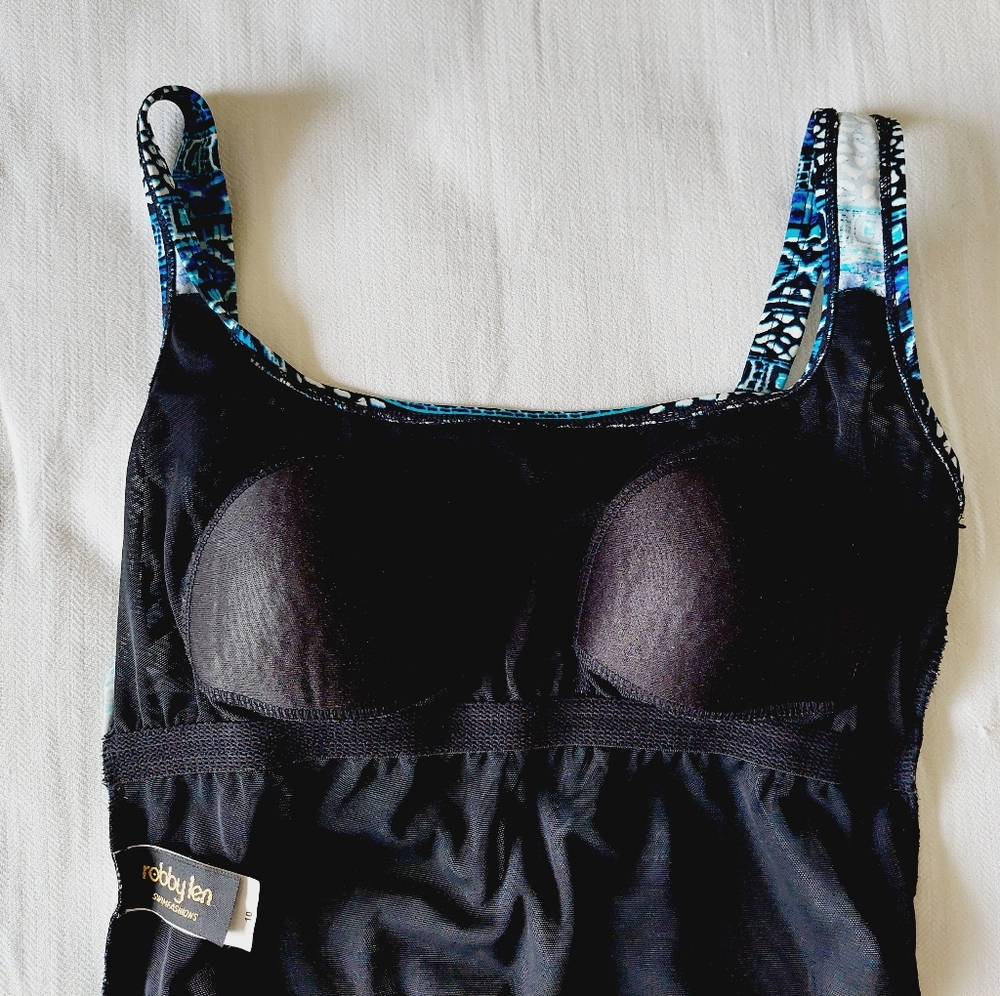 Robby Len One piece swimsuit size 10. - Picture 13 of 16